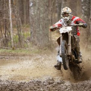 guy riding a dirt bike
